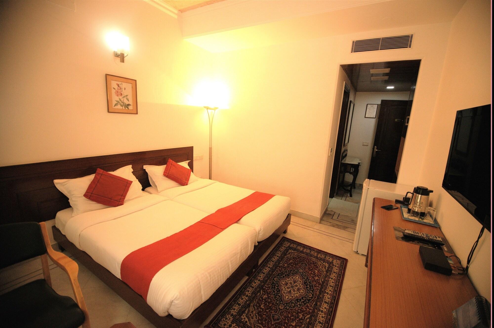 Hotel Palm Greens Neu-Delhi Exterior foto