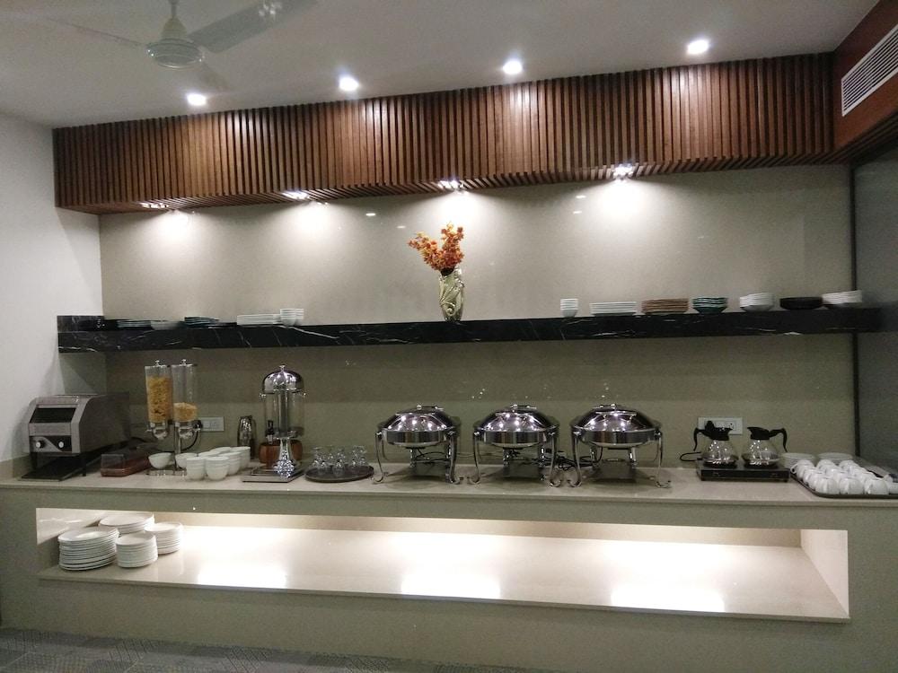 Hotel Palm Greens Neu-Delhi Exterior foto