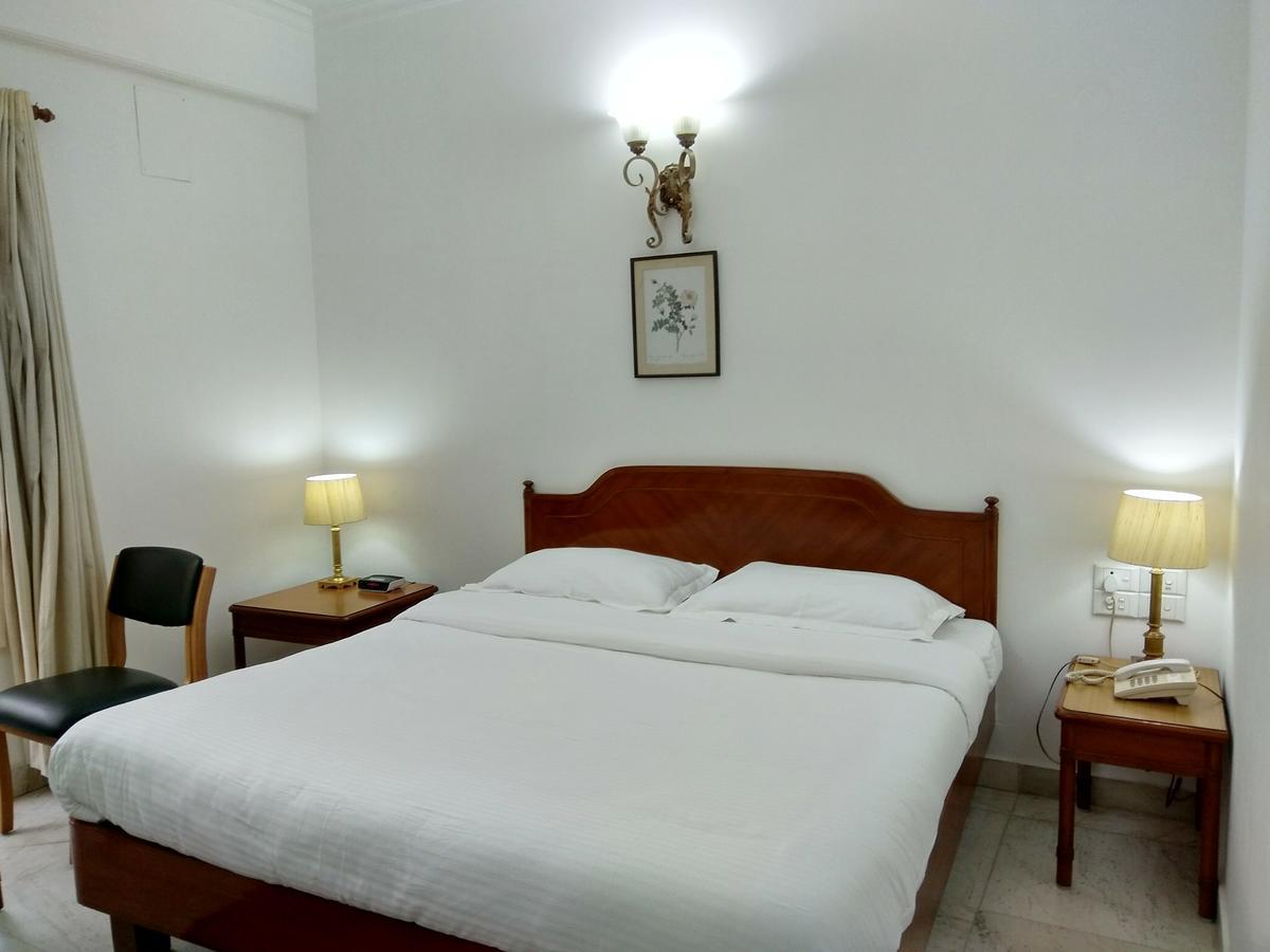 Hotel Palm Greens Neu-Delhi Exterior foto