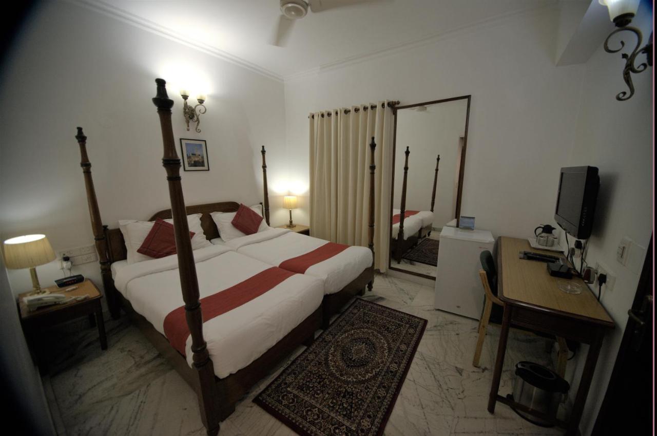 Hotel Palm Greens Neu-Delhi Exterior foto