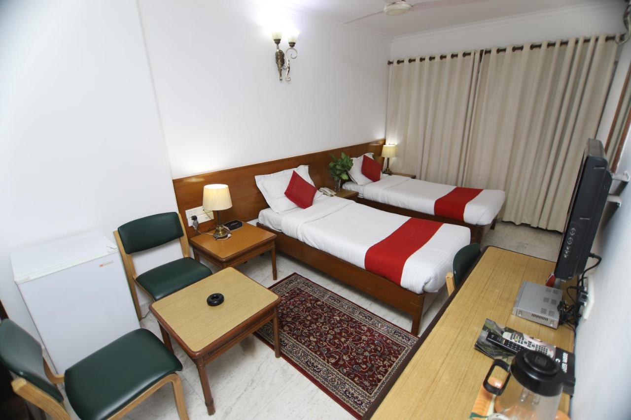 Hotel Palm Greens Neu-Delhi Exterior foto